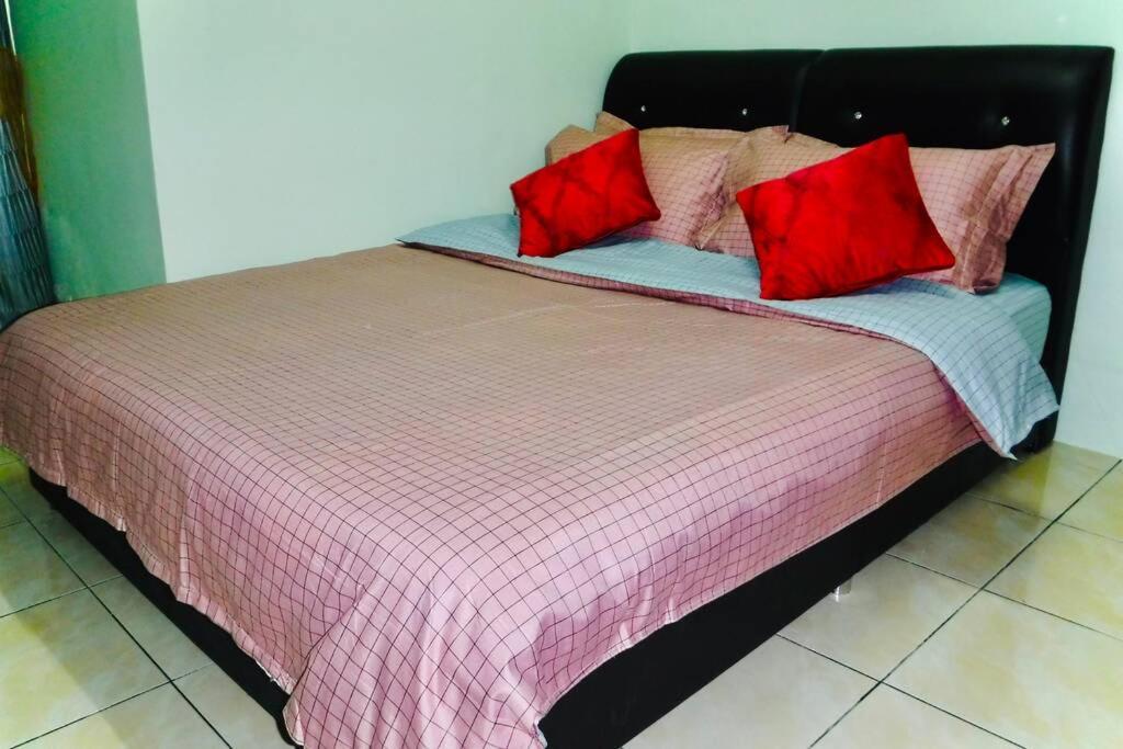 Lily Vacation Home At Cameron Highlands - 12 Pax,Free Wifi W Carporch 丹那拉打 外观 照片
