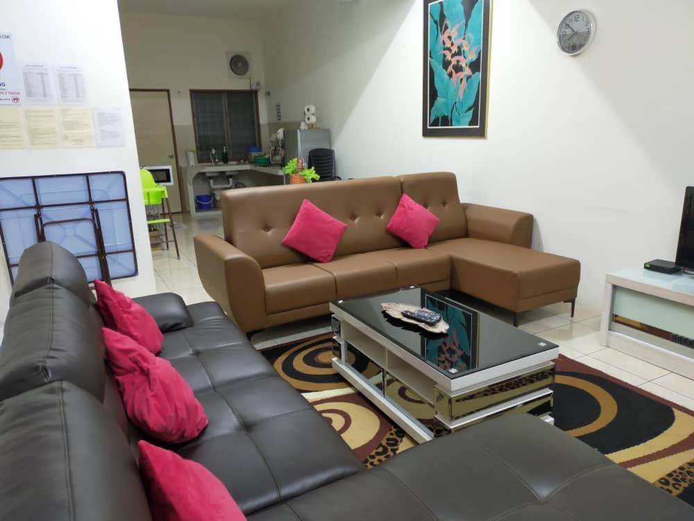 Lily Vacation Home At Cameron Highlands - 12 Pax,Free Wifi W Carporch 丹那拉打 外观 照片